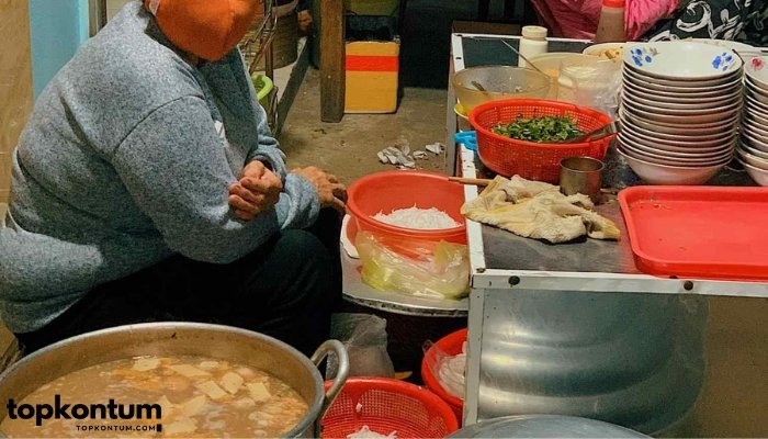 Quán Bánh Canh Xôi Đêm Trần Quang Khải
