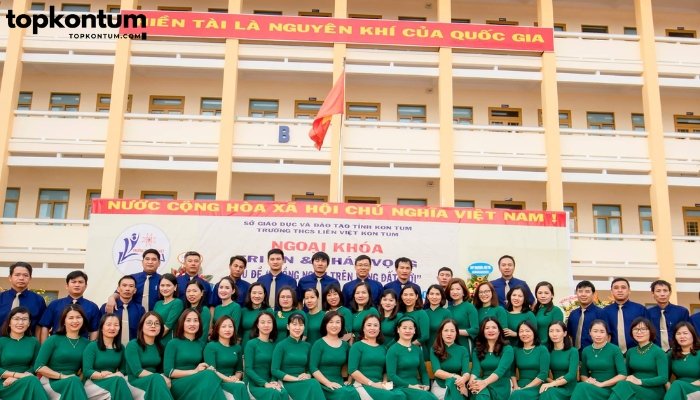 Trường THPT Liên Việt