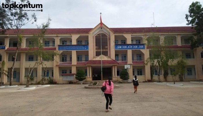 Trường THPT Ngô Mây