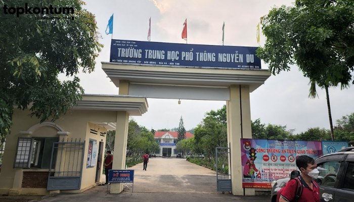 Trường THPT Nguyễn Du
